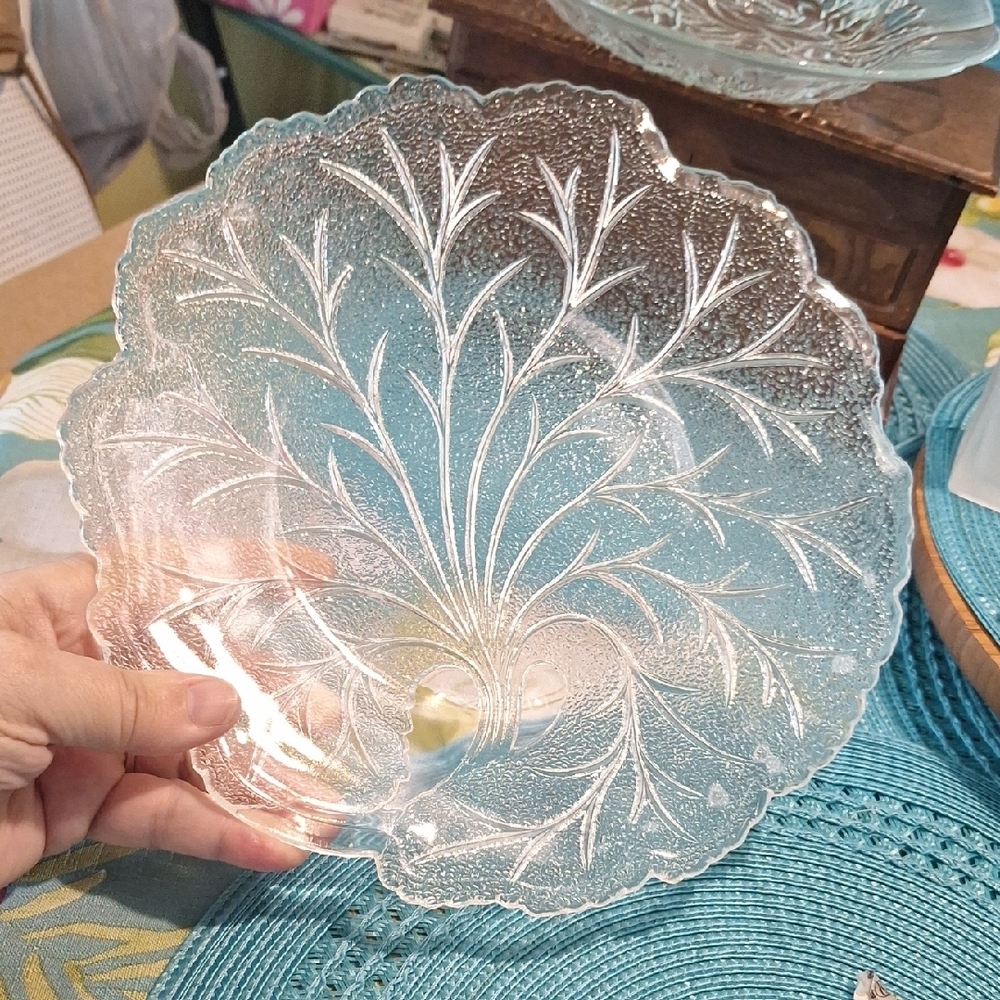 Vintage INDIANA GLASS TWIGGY PEBBLE LEAF CLEAR GLASS DINNER PLATE 10IN